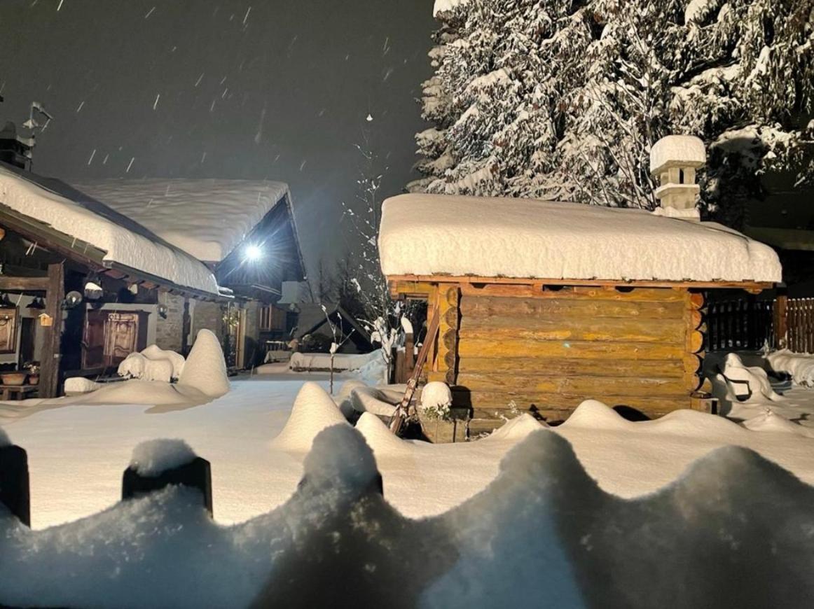 Chalet Blanc "Coeur Sapin" Курмайор Екстер'єр фото